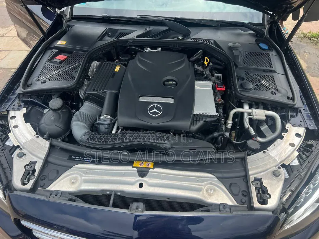 Mercedes-Benz C300 2016 Blue