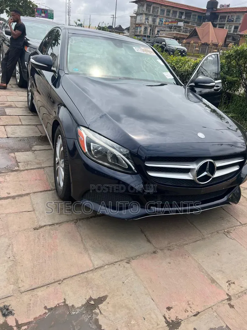 Mercedes-Benz C300 2016 Blue