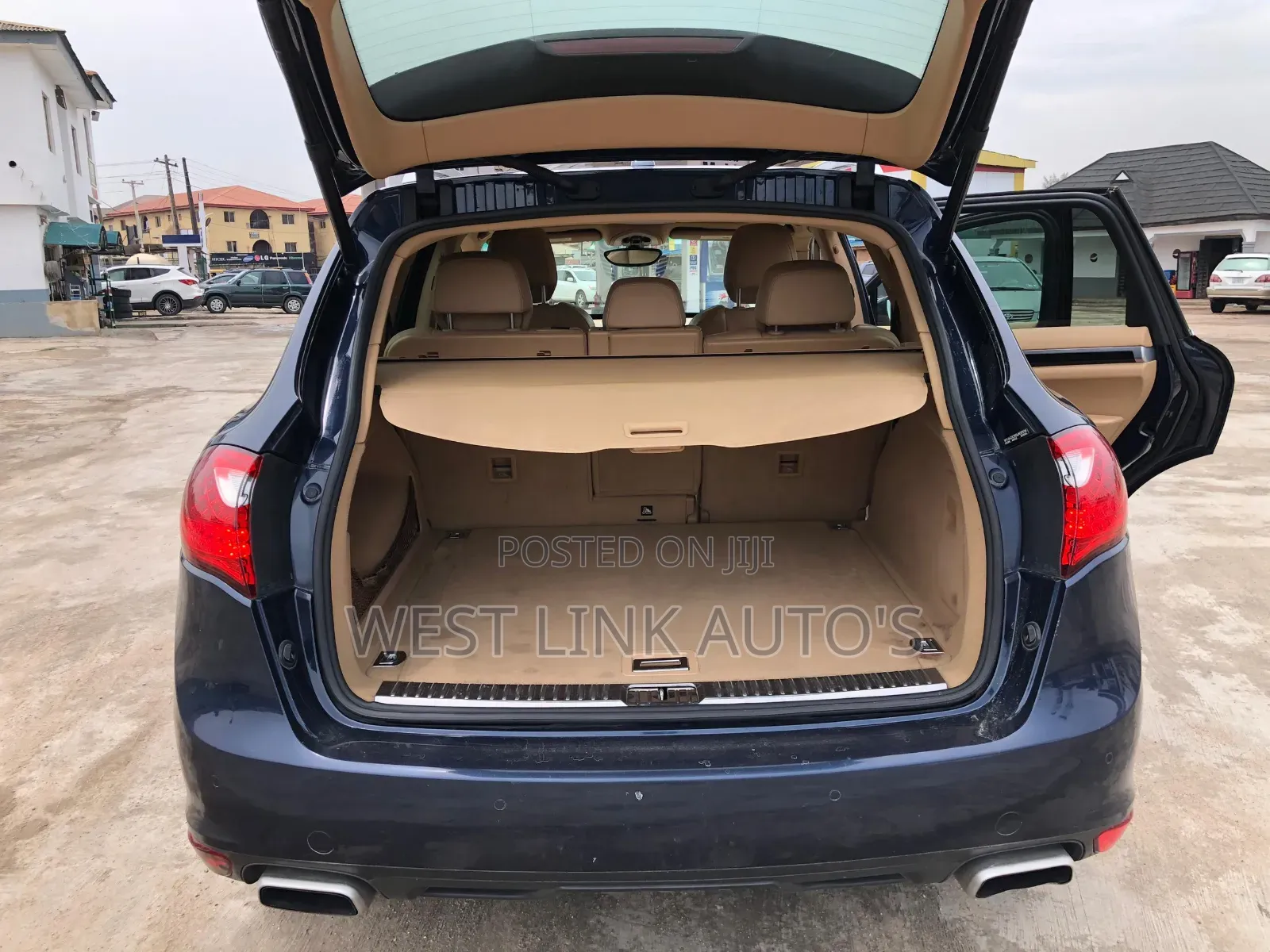 Porsche Cayenne 2013 Blue