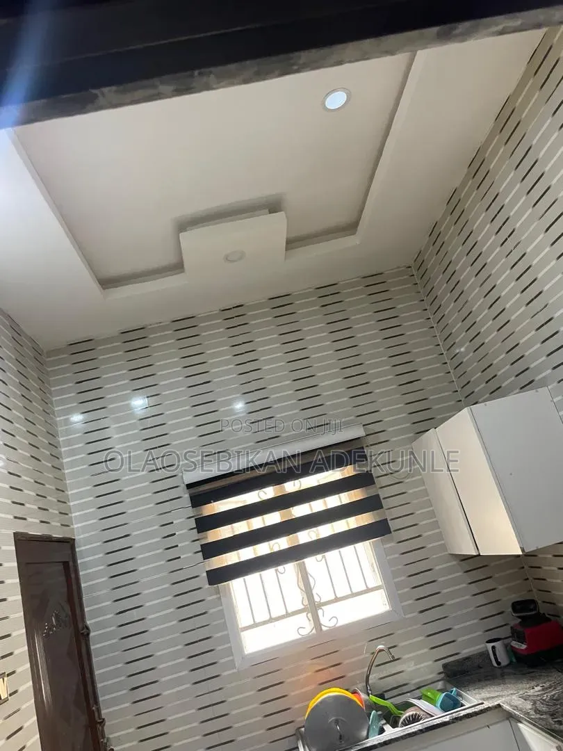 2bdrm Bungalow in Akala Express, Akobo for sale