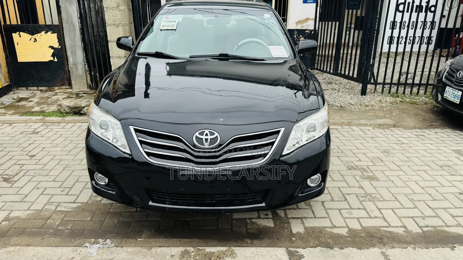 Toyota Camry Base 4dr Sedan (2.5L 4cyl 6M) 2010 Black