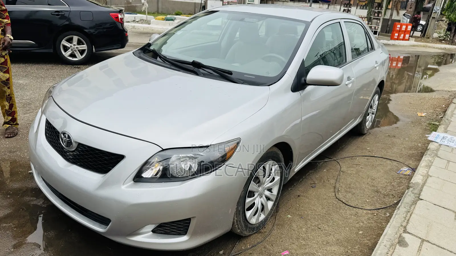 Toyota Corolla LE 4dr Sedan (1.8L 4cyl 4A) 2010 Silver