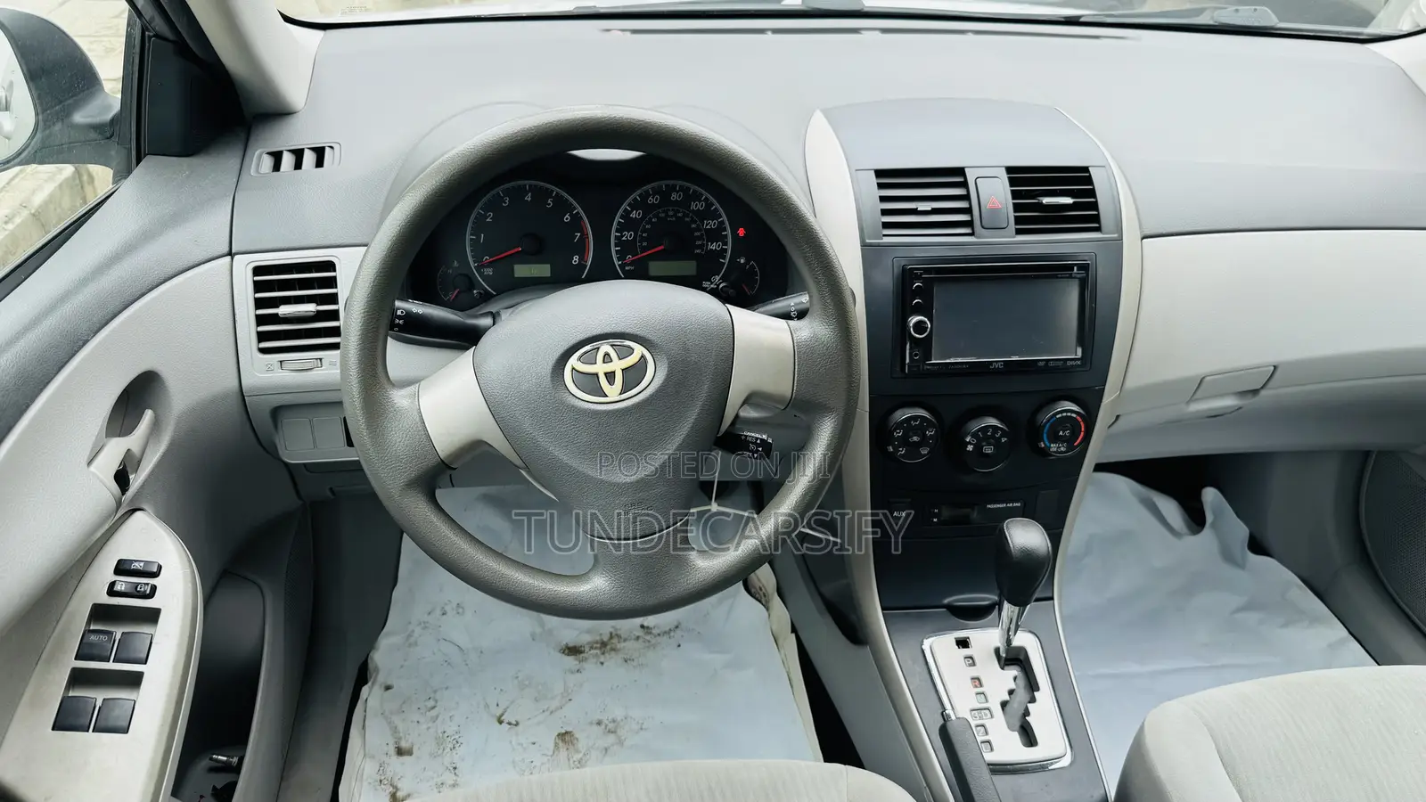 Toyota Corolla LE 4dr Sedan (1.8L 4cyl 4A) 2010 Silver
