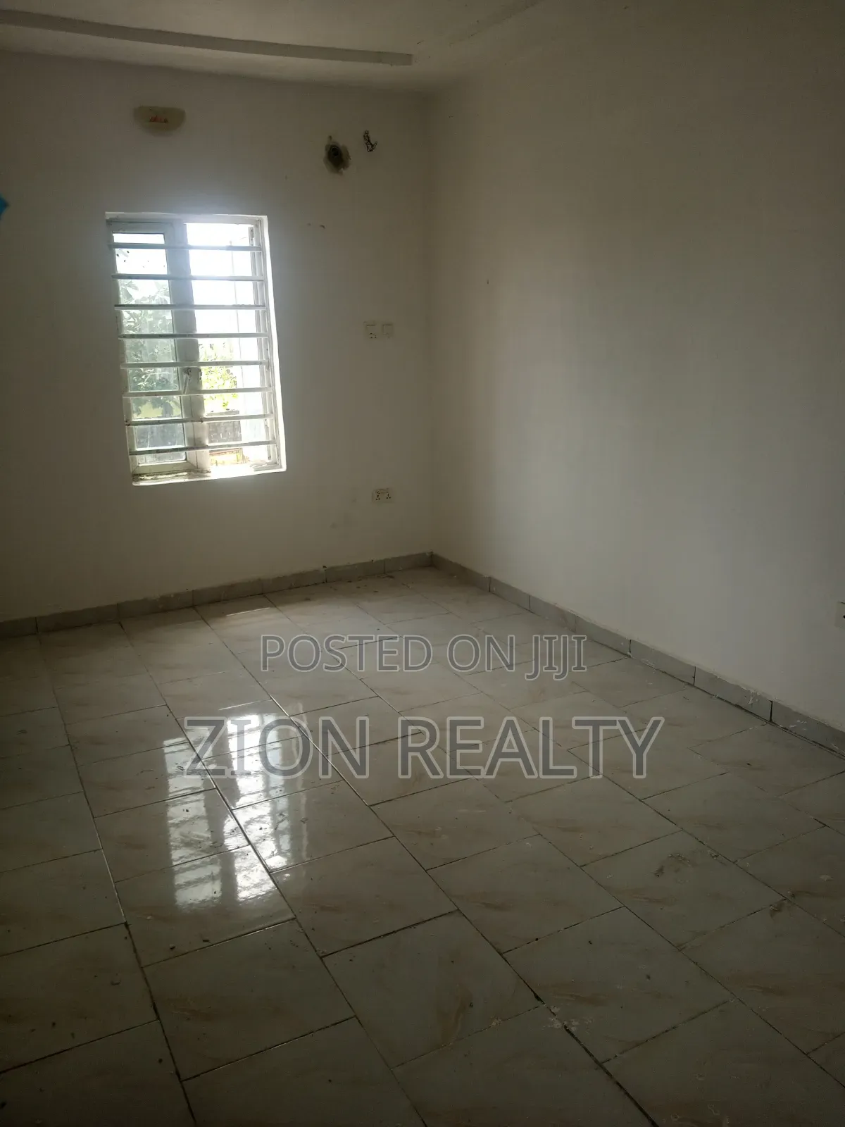 1bdrm Bedsitter in Alatunshe Road, Igando-Oloja for rent