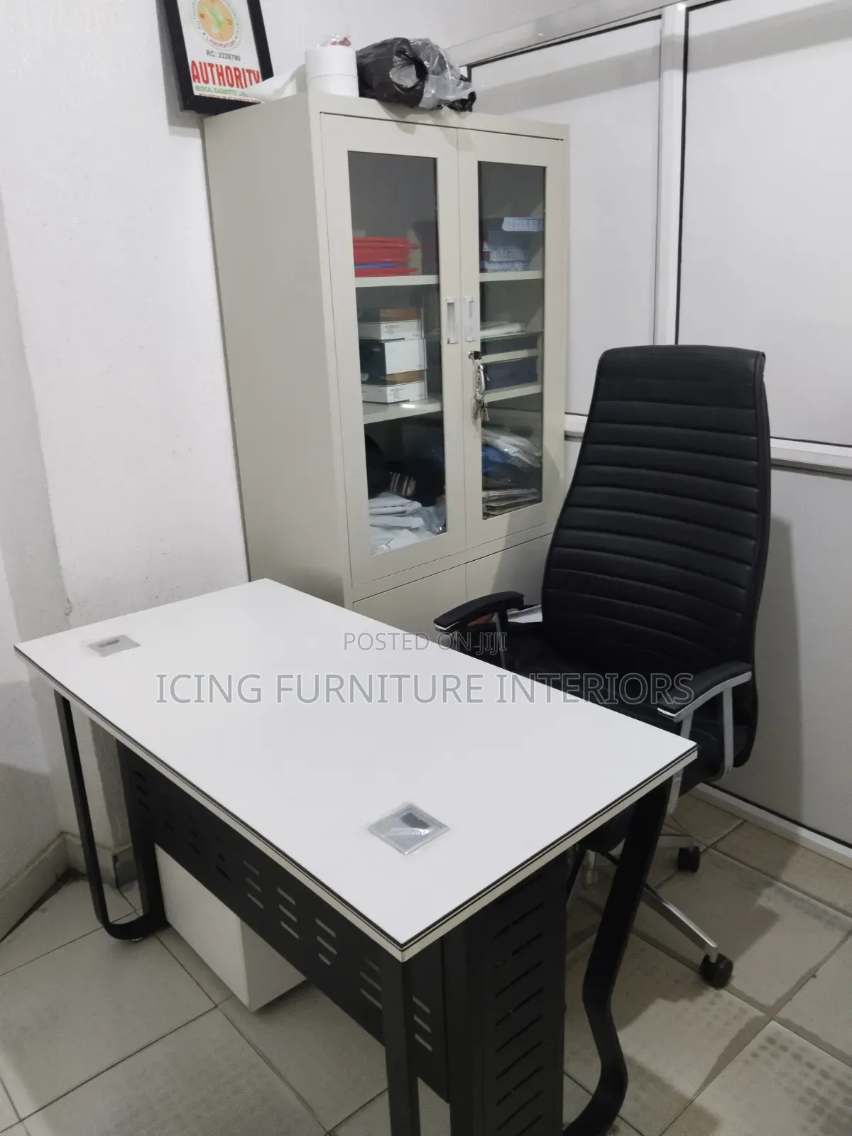 Premium Quality Semi Executive Table With Mobile Drawer