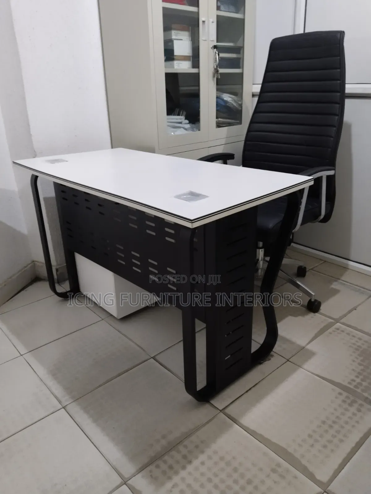 Premium Quality Semi Executive Table With Mobile Drawer