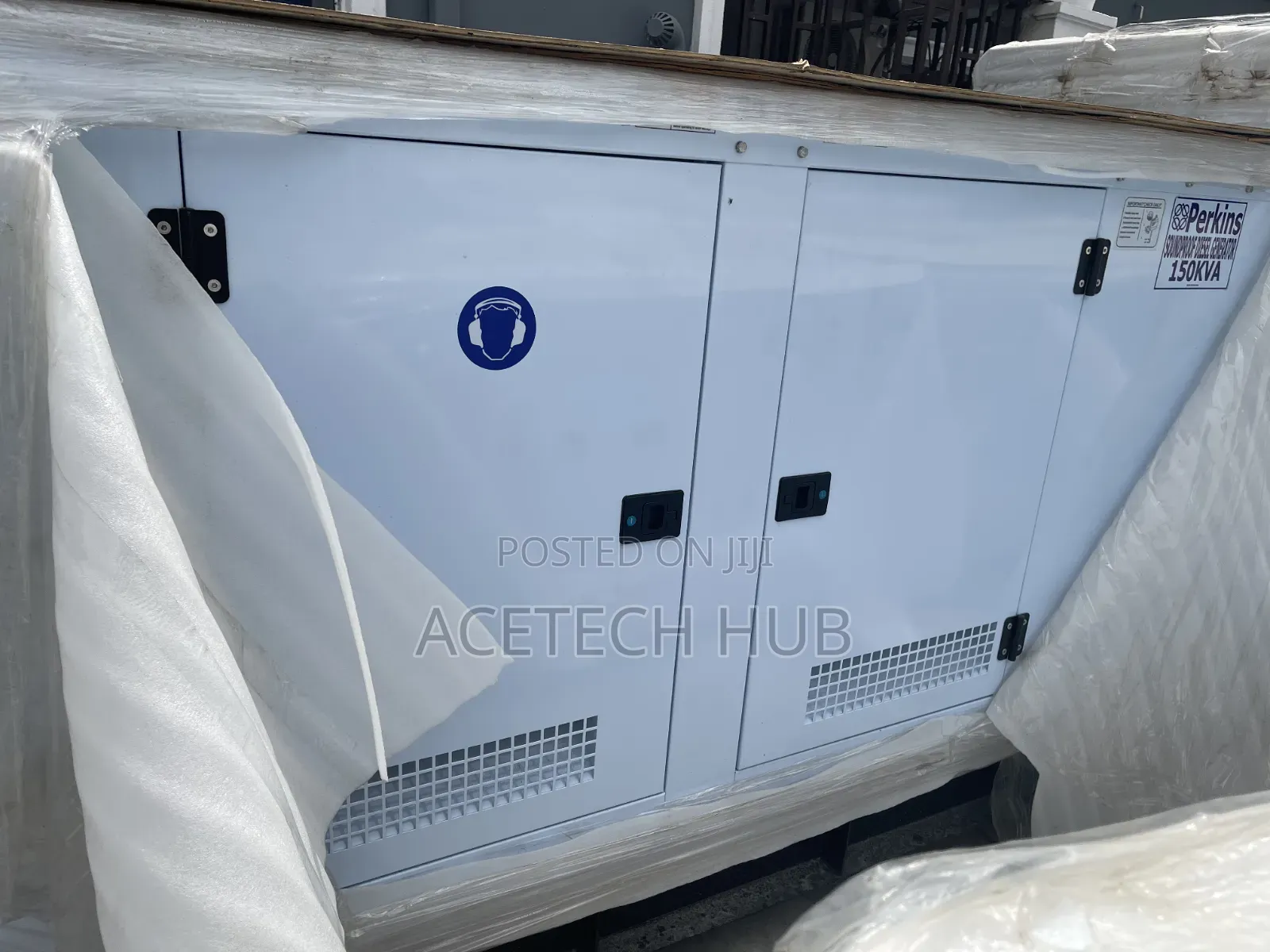Heavy Duty Perkins 150kva Soundproof Generator Set
