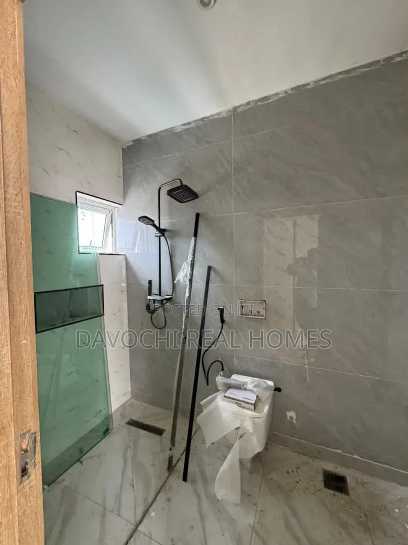 3bdrm Apartment in Ikate for sale
