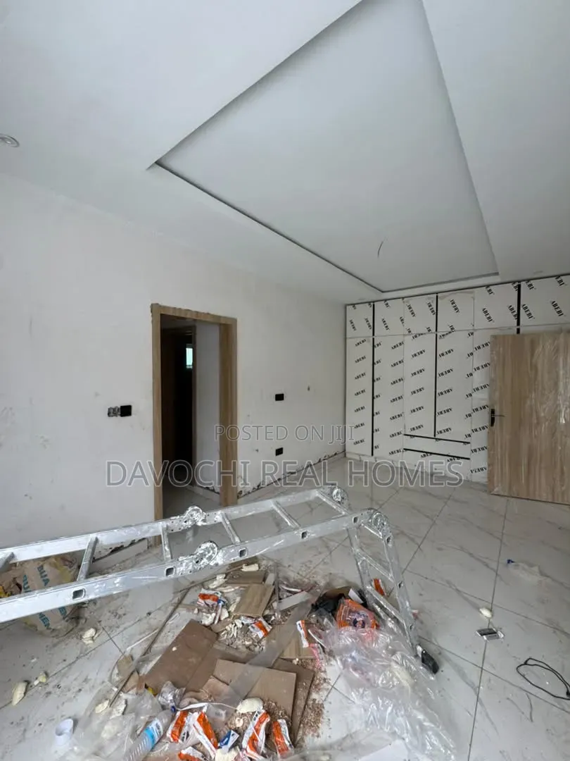 3bdrm Apartment in Ikate for sale