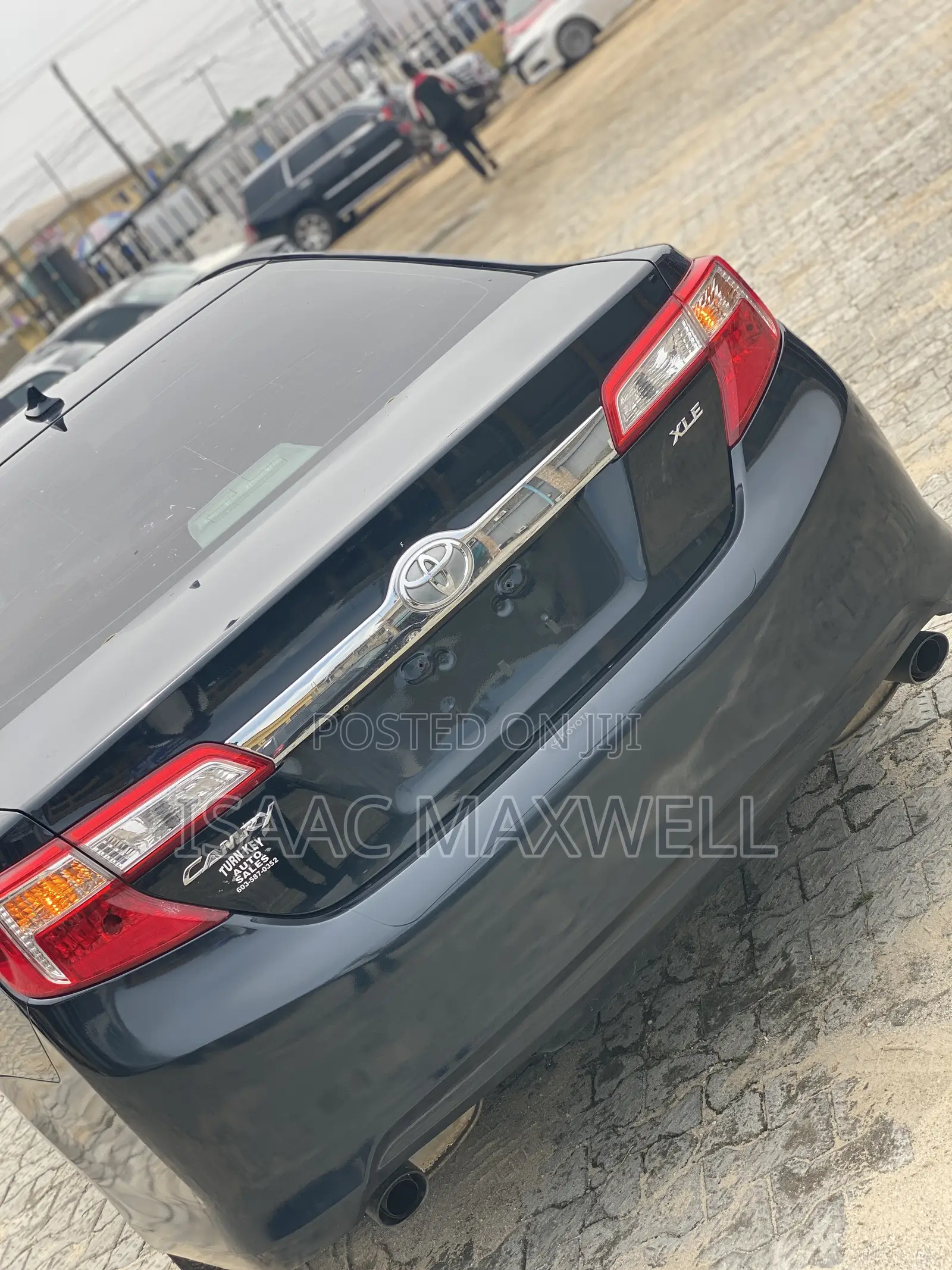 Toyota Camry XLE V6 4dr Sedan (3.5L 6cyl 6A) 2013 Gray