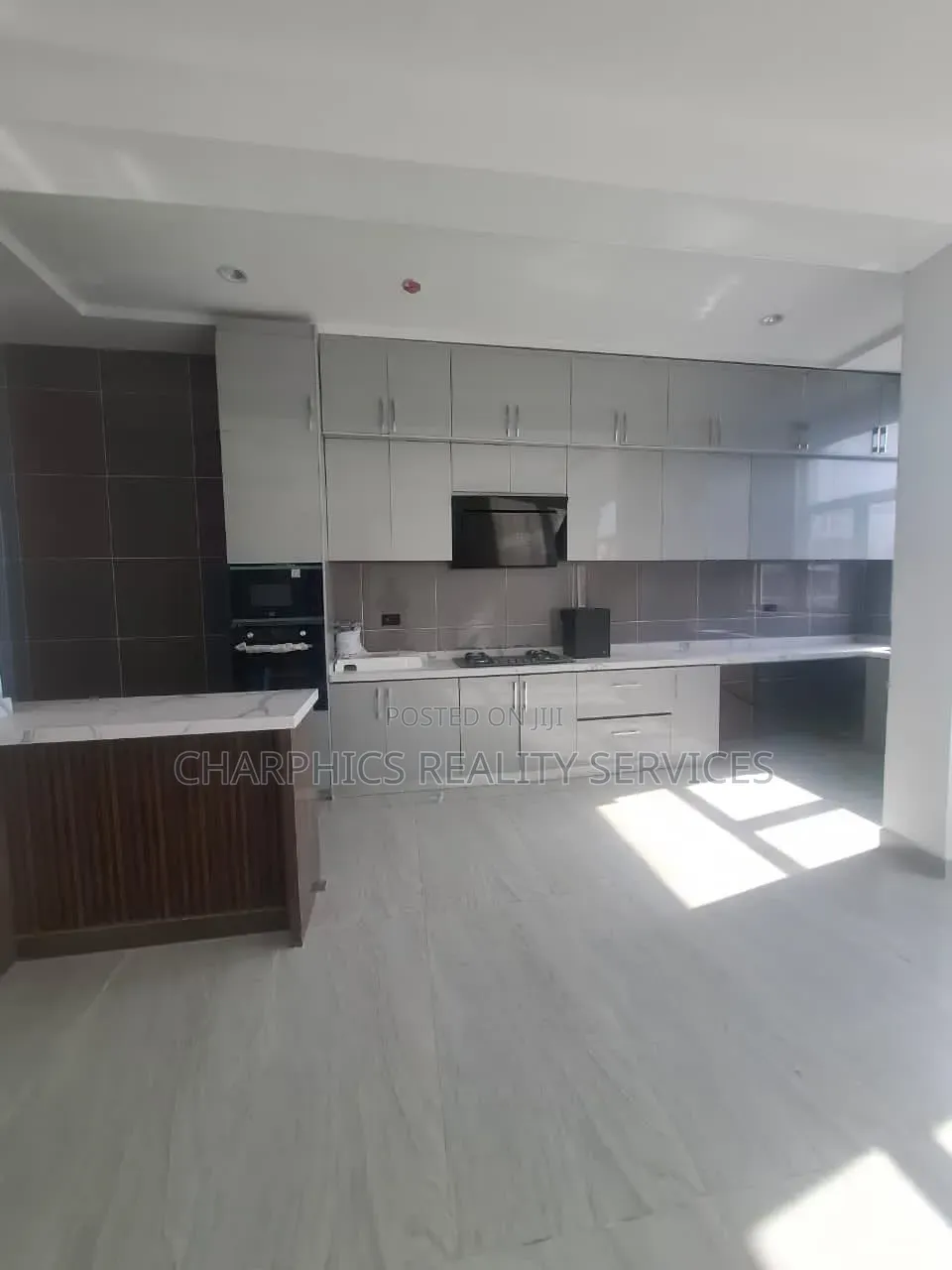2bdrm Apartment in Lekki Phase 1 for rent
