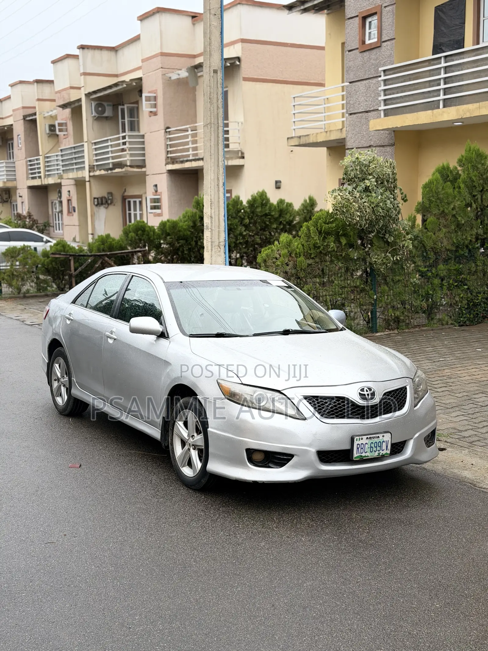 Toyota Camry SE 4dr Sedan (2.5L 4cyl 6A) 2011 Silver