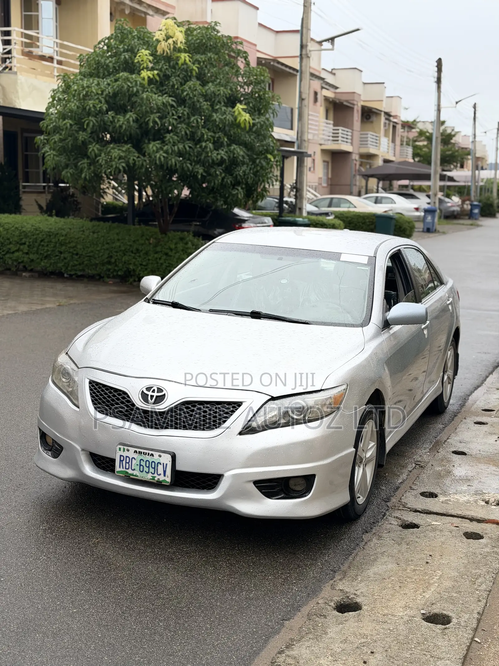 Toyota Camry SE 4dr Sedan (2.5L 4cyl 6A) 2011 Silver