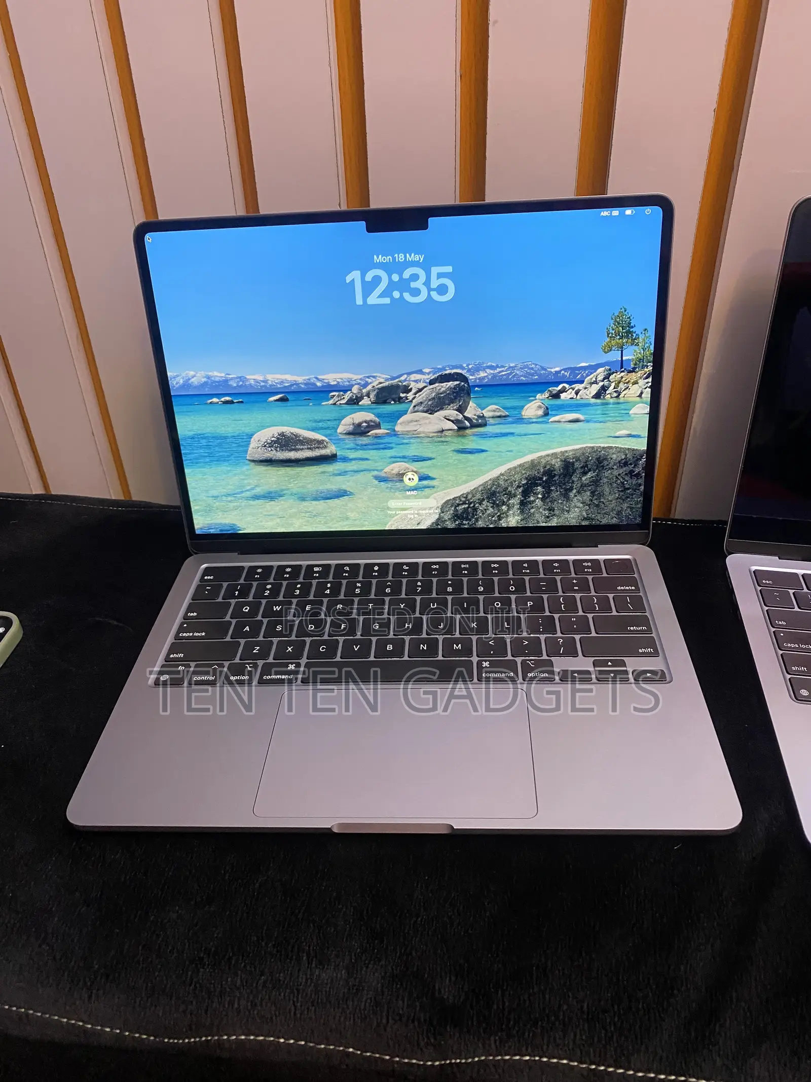 Laptop Apple MacBook Air 2022 M2 16GB Apple M2 SSD 1T