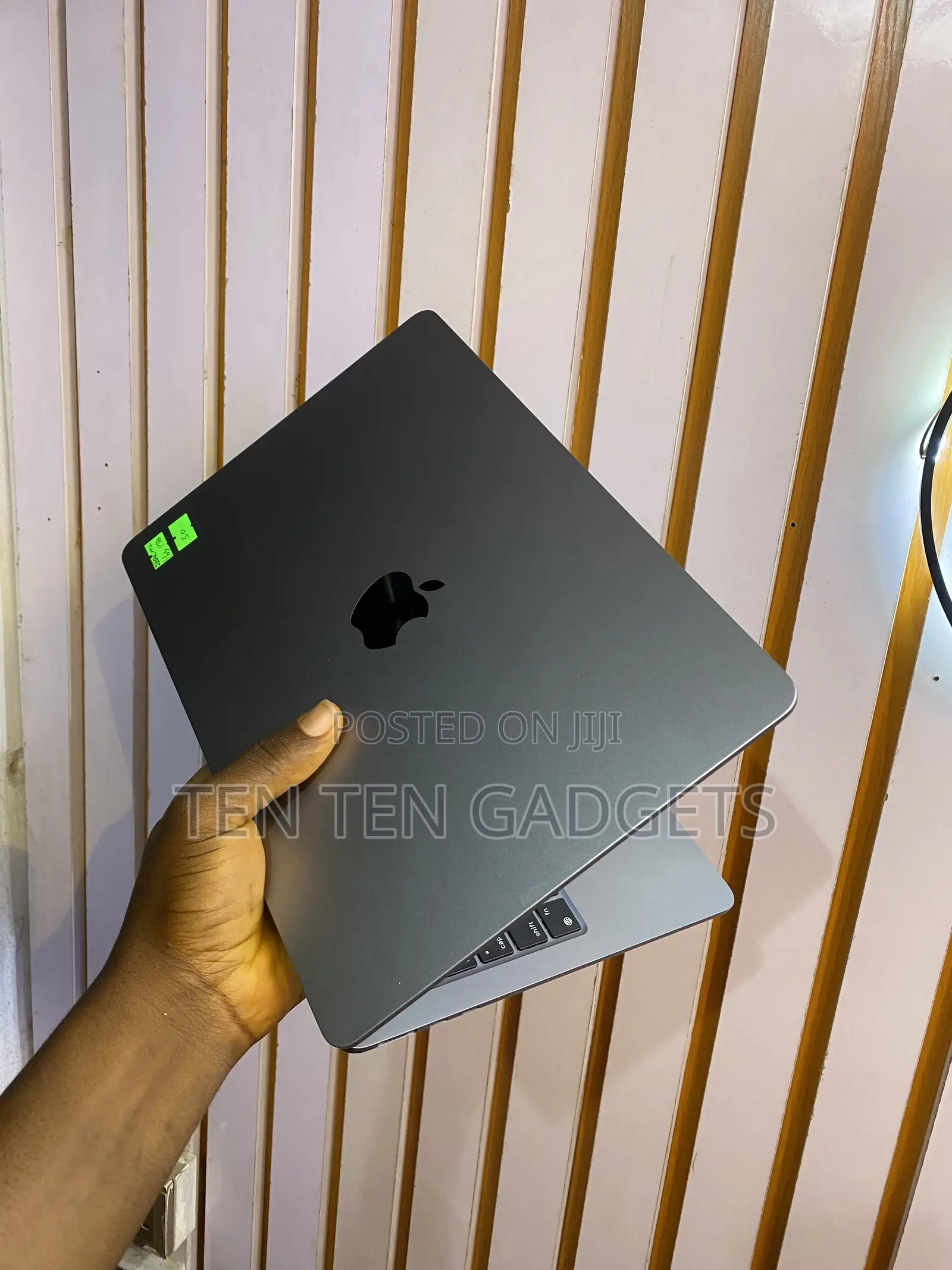 Laptop Apple MacBook Air 2022 M2 16GB Apple M2 SSD 1T