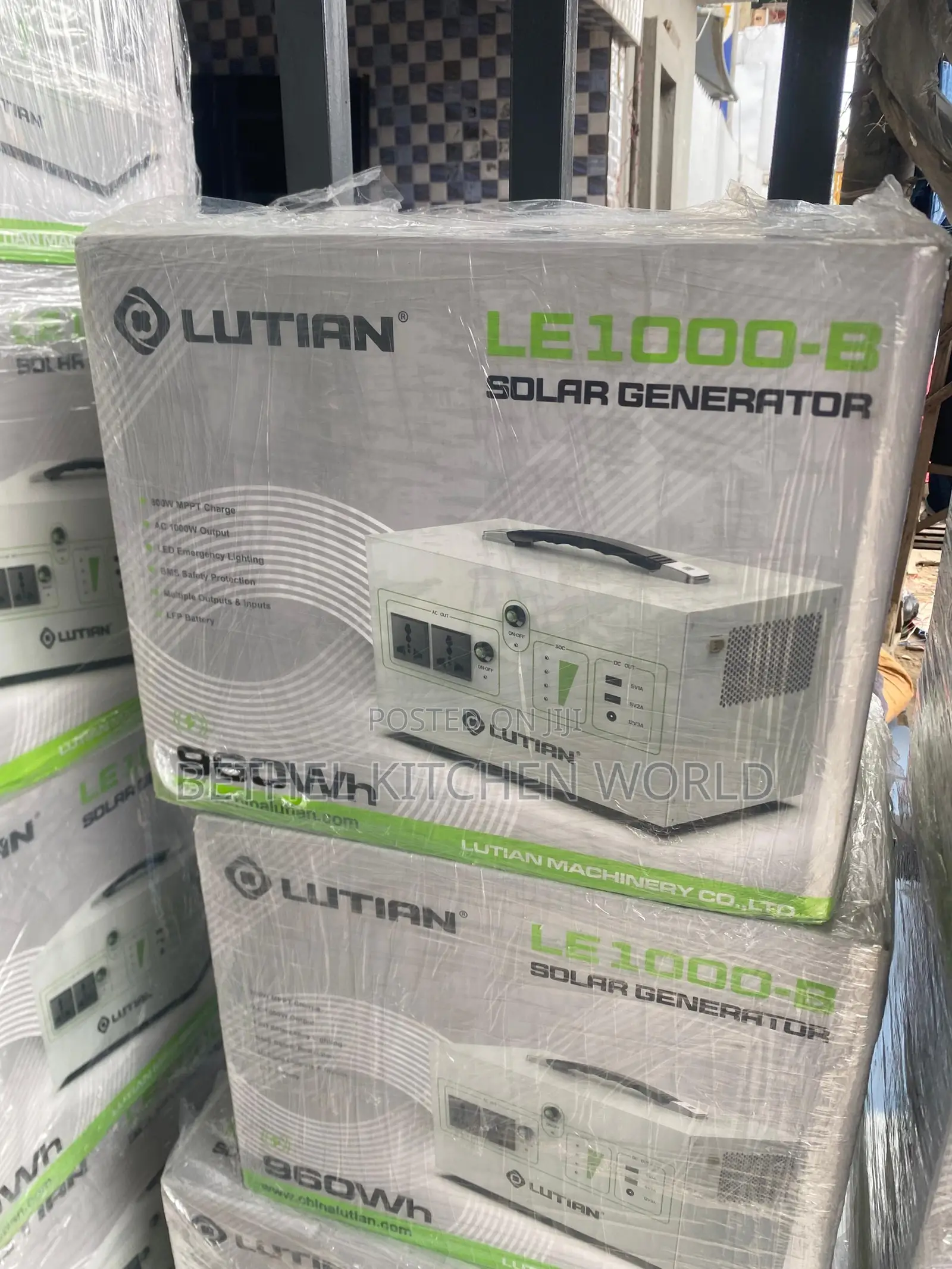 1000 Watt Lutian Solar Generator With 400 Watt Panel