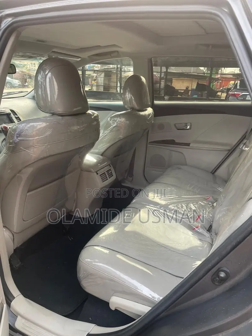 Toyota Venza Limited 2011 Gray
