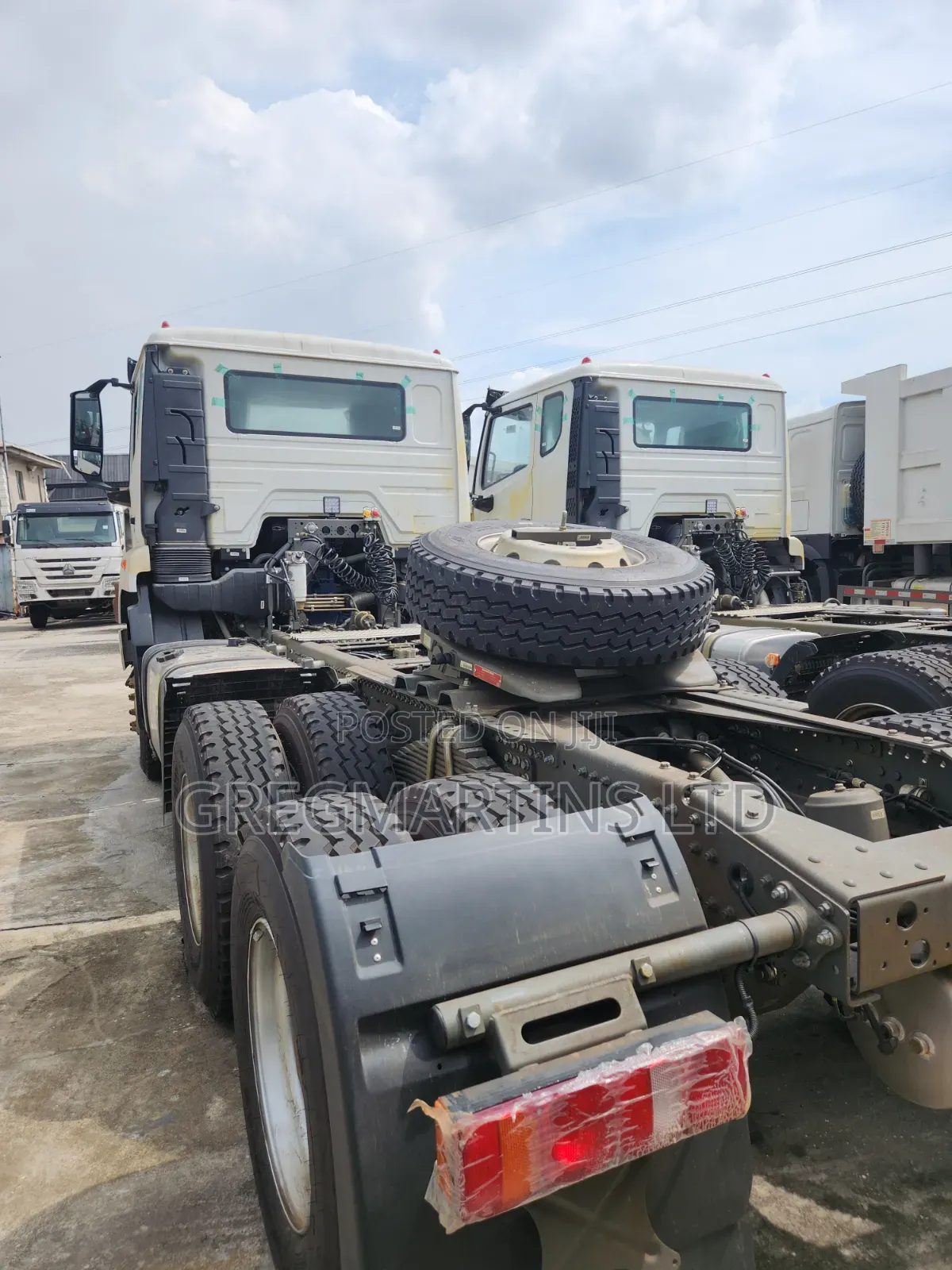 Howo Tractor N7 400hp