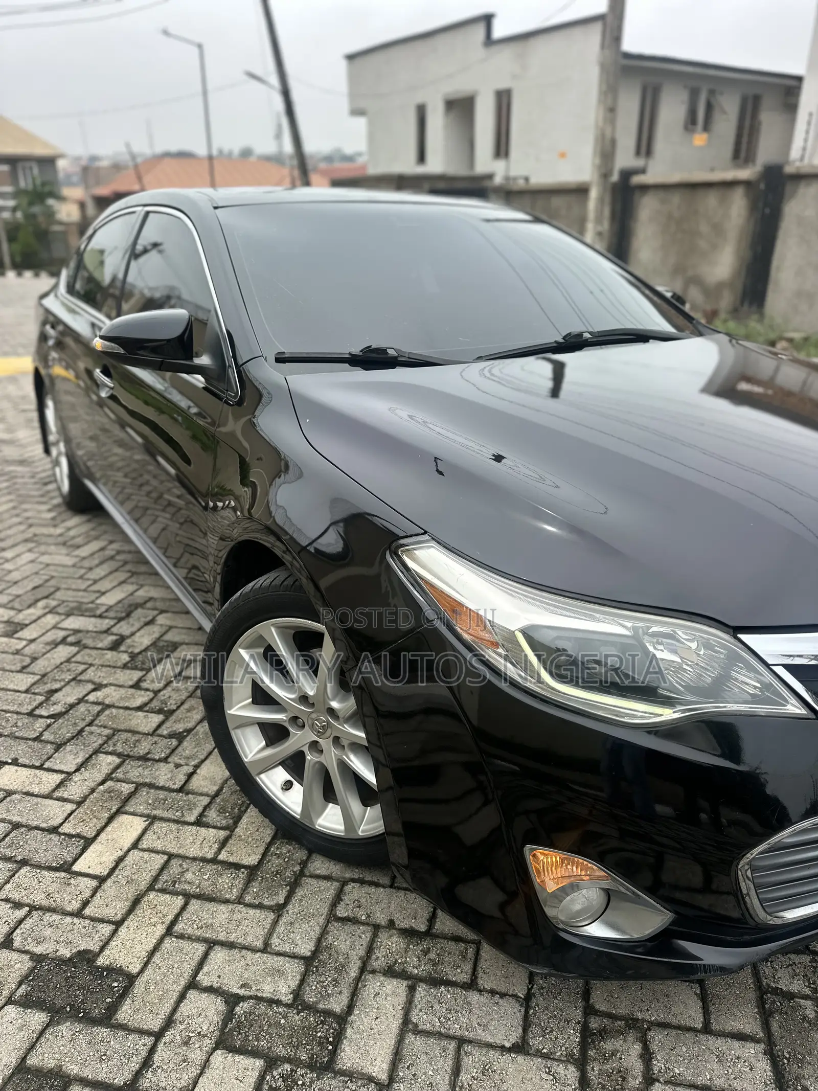 Toyota Avalon Limited Sedan FWD (3.5L 6cyl 6A) 2013 Black
