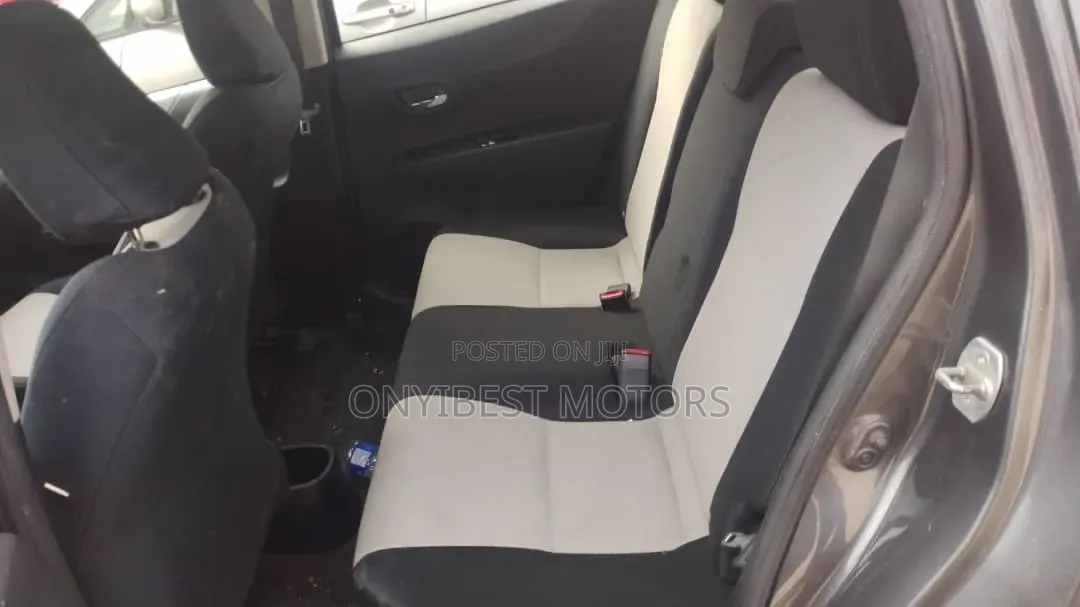 Toyota Yaris 2012 Gray
