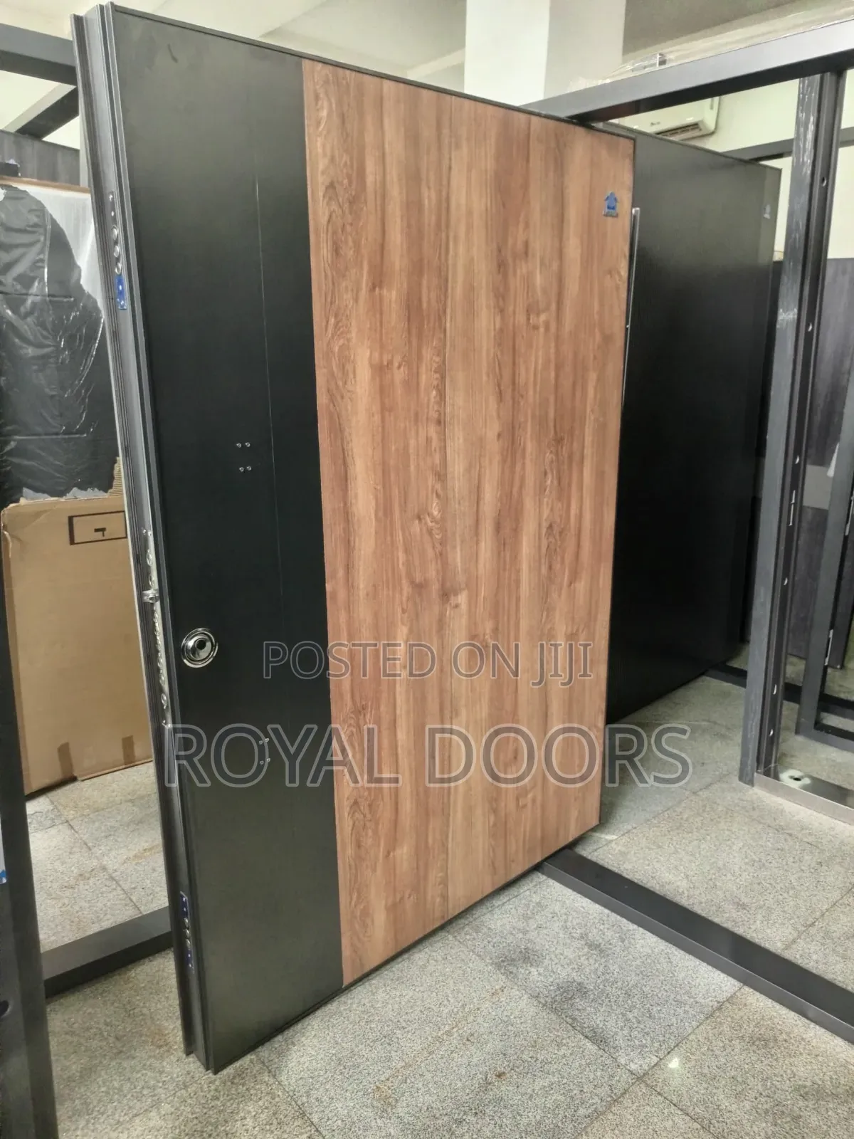 Pivot Casta Door