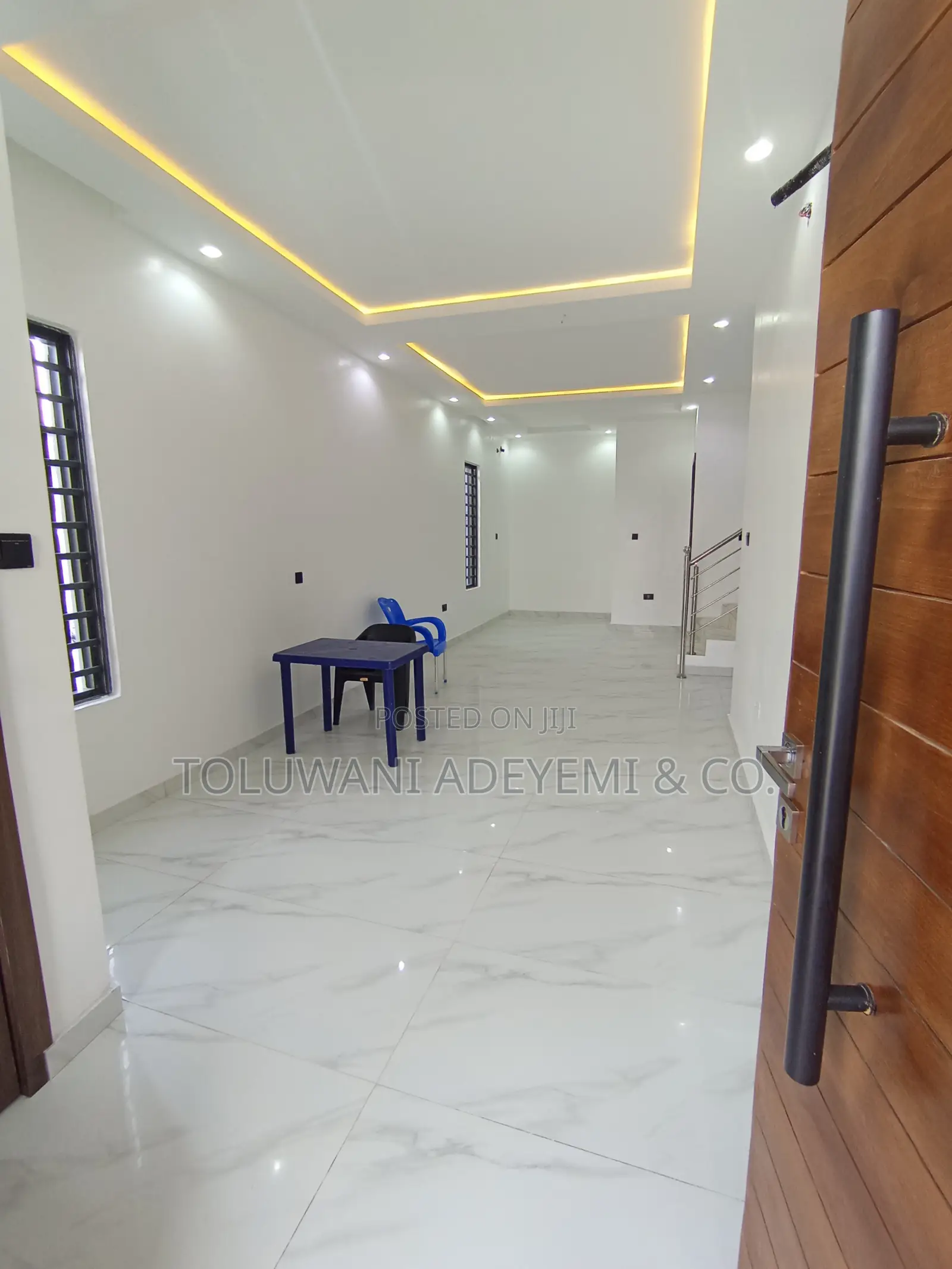 4bdrm Townhouse/Terrace in Ogombo for sale