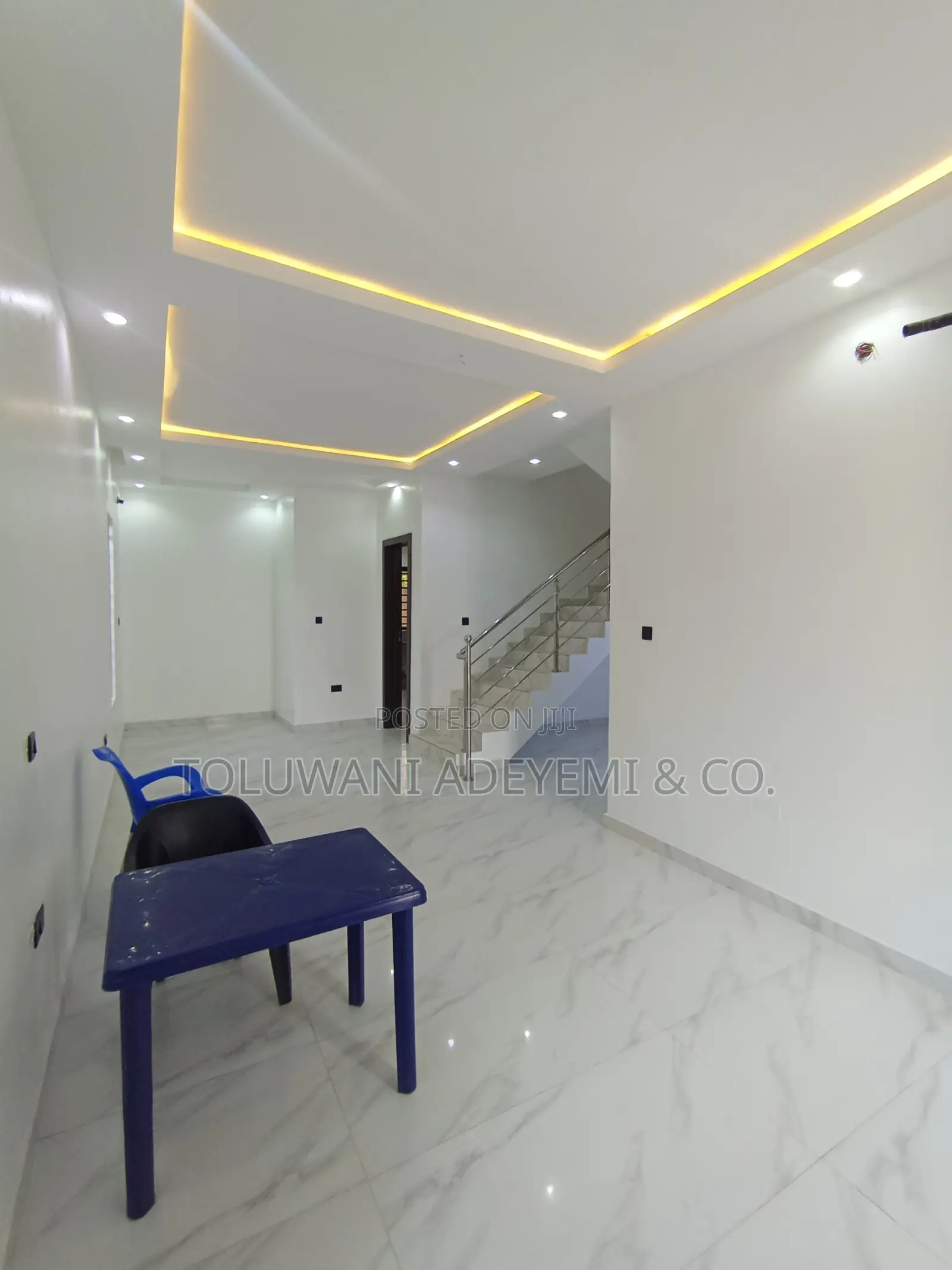 4bdrm Townhouse/Terrace in Ogombo for sale
