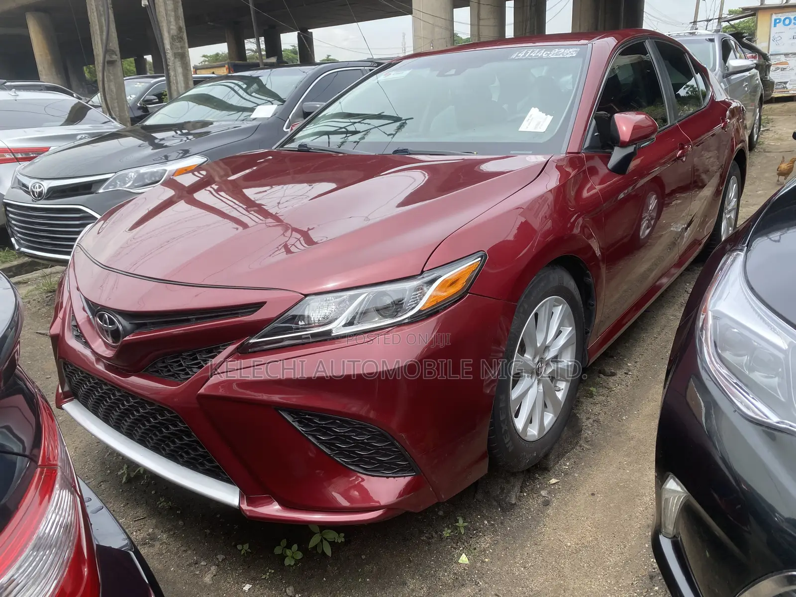 Toyota Camry SE FWD (2.5L 4cyl 8AM) 2018 Red
