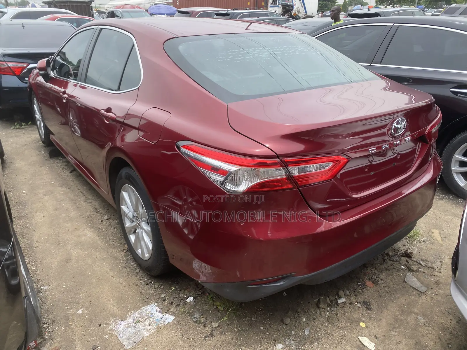 Toyota Camry SE FWD (2.5L 4cyl 8AM) 2018 Red