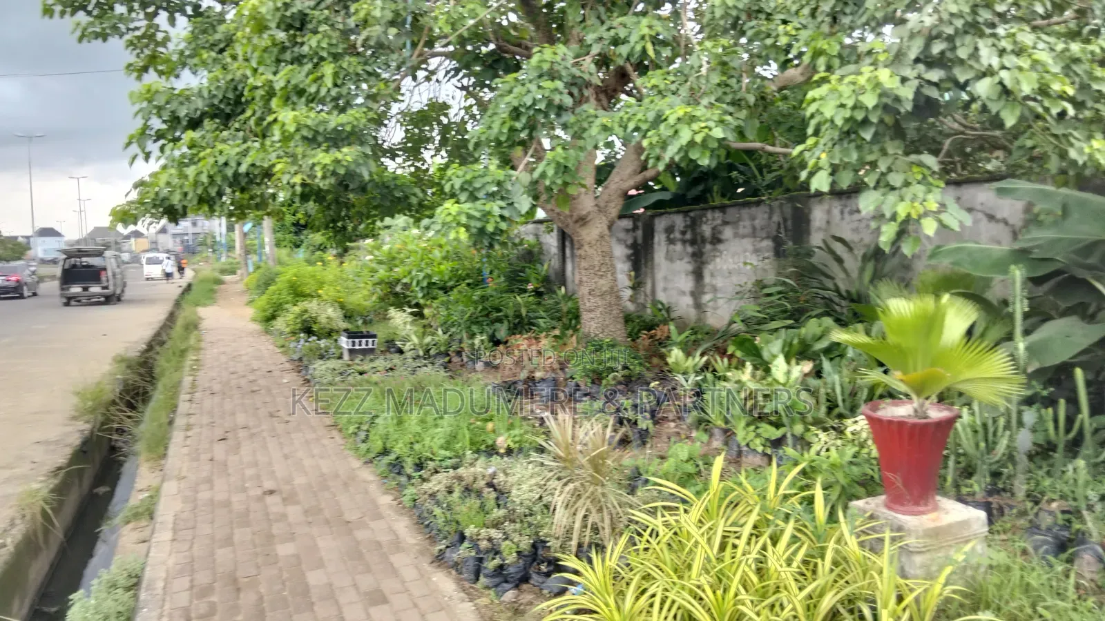 For Sale : Cofo Cornerpiece 4 Plots at Bank Road, Umuahia Abia State
