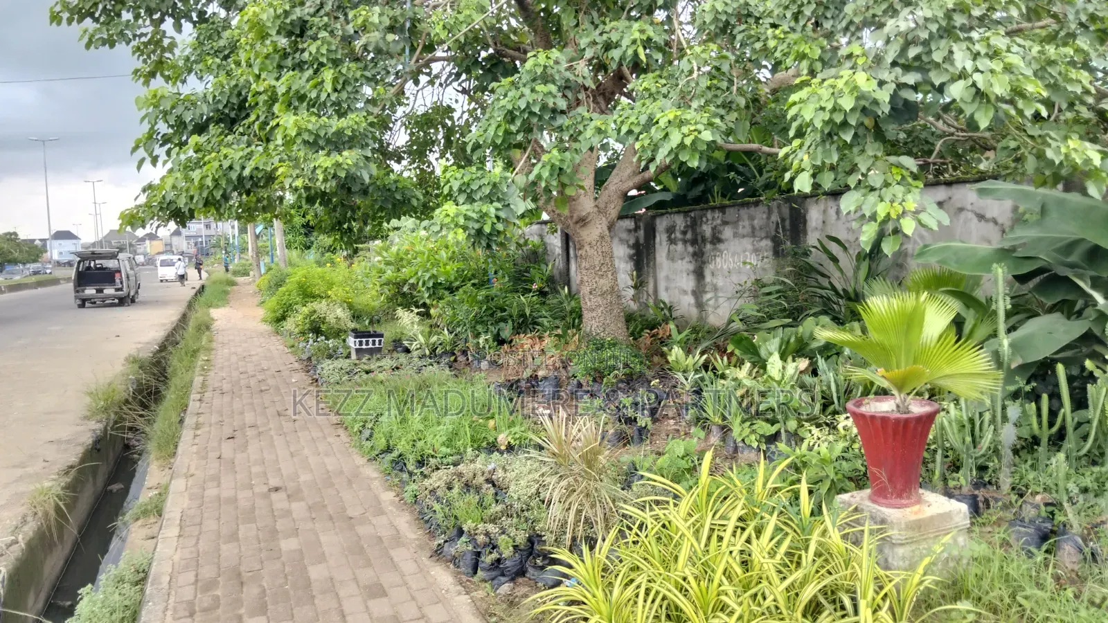 For Sale : Cofo Cornerpiece 4 Plots at Bank Road, Umuahia Abia State