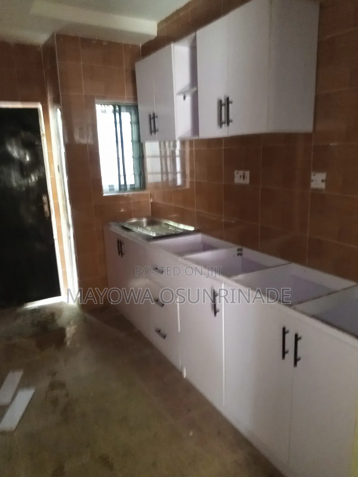 1bdrm Room & Parlour in Ologuneru for rent