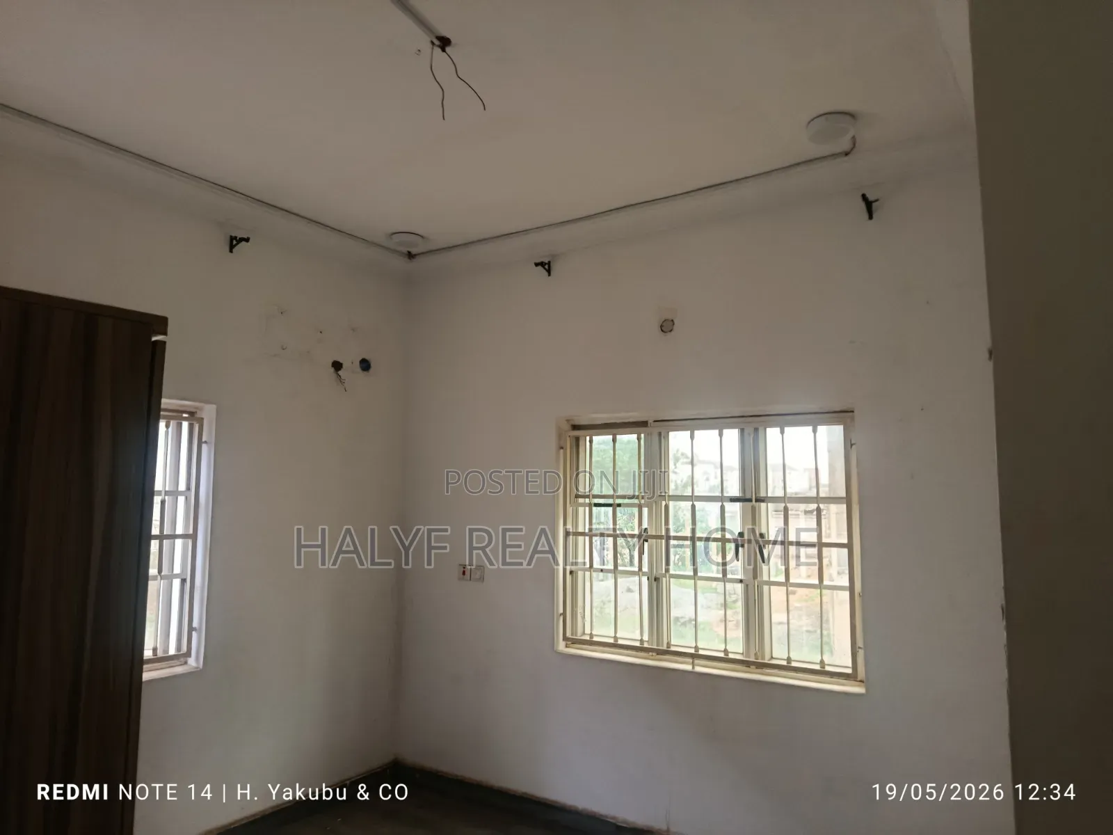 1bdrm Room & Parlour in After Berger Clinic for rent