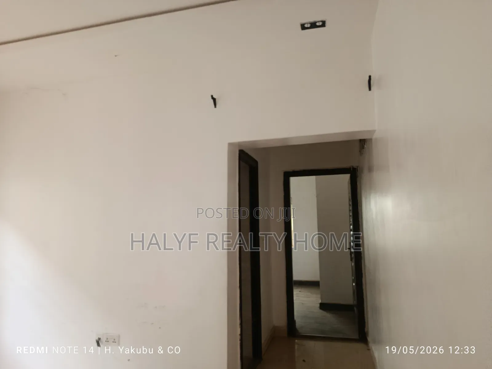 1bdrm Room & Parlour in After Berger Clinic for rent
