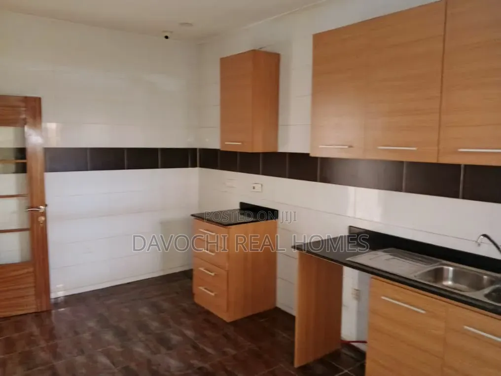4bdrm Duplex in Badore for sale
