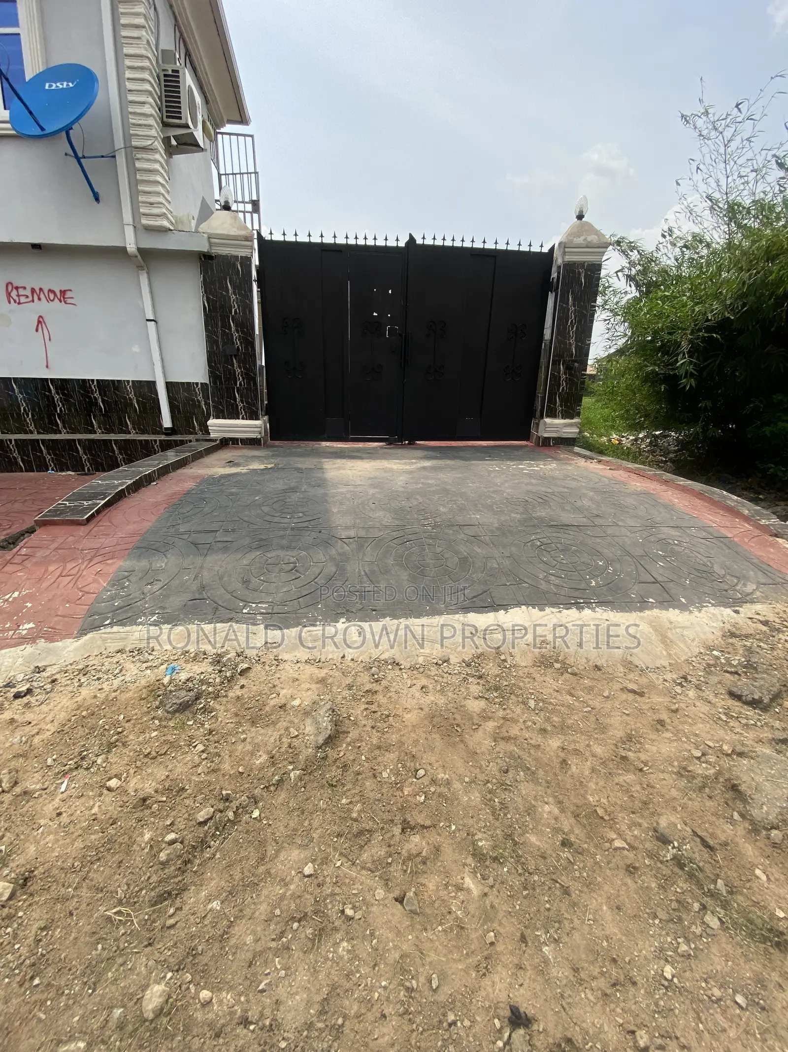 5 Plots of Land With