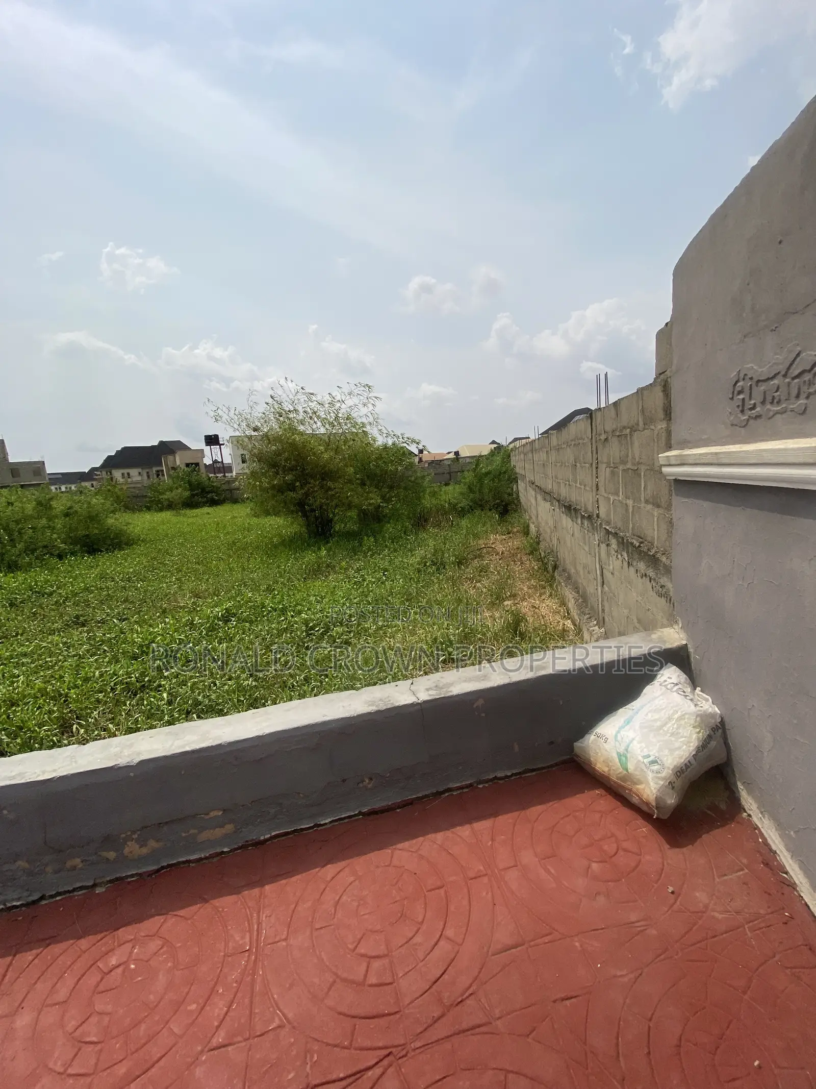5 Plots of Land With