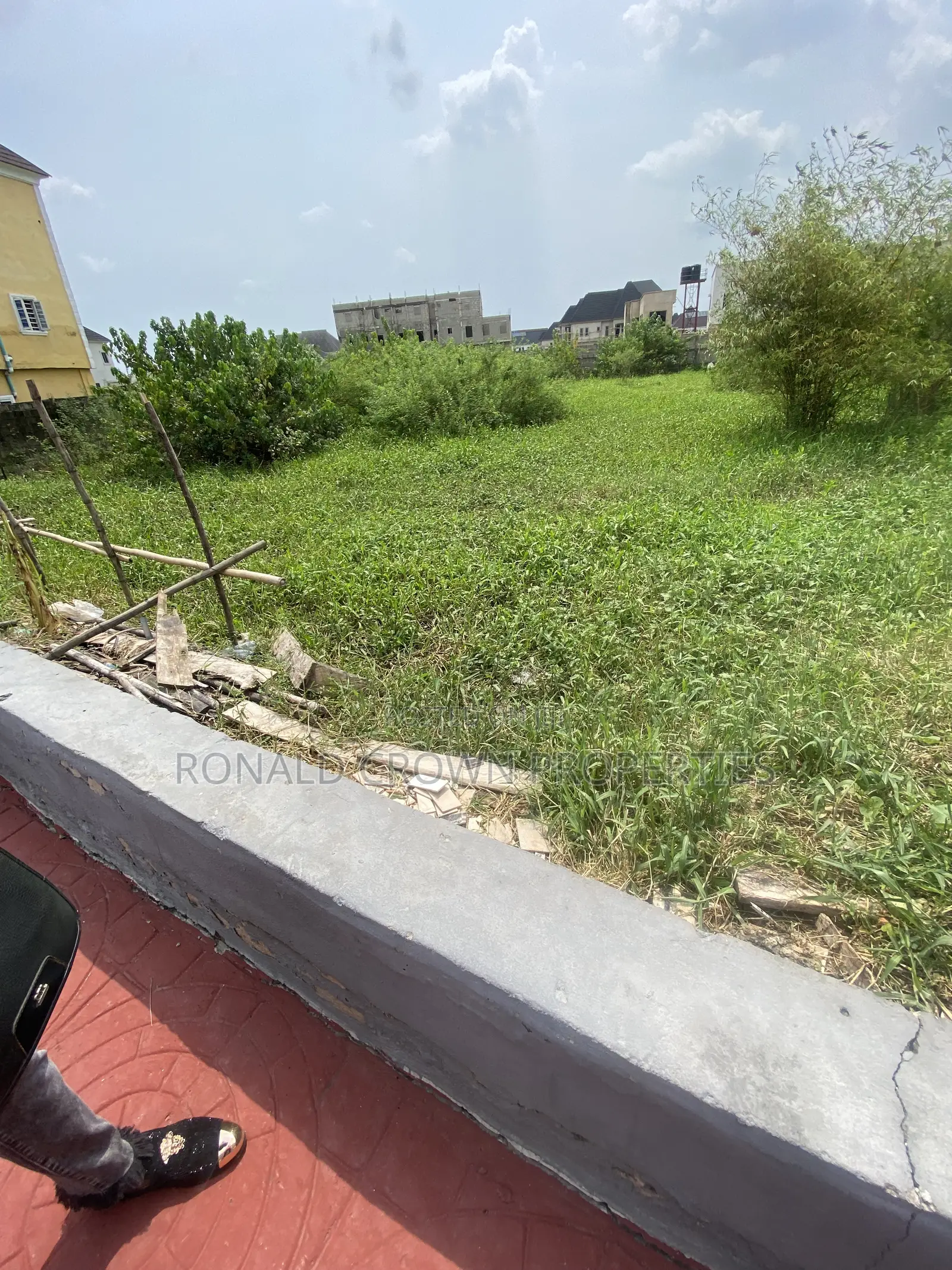 5 Plots of Land With