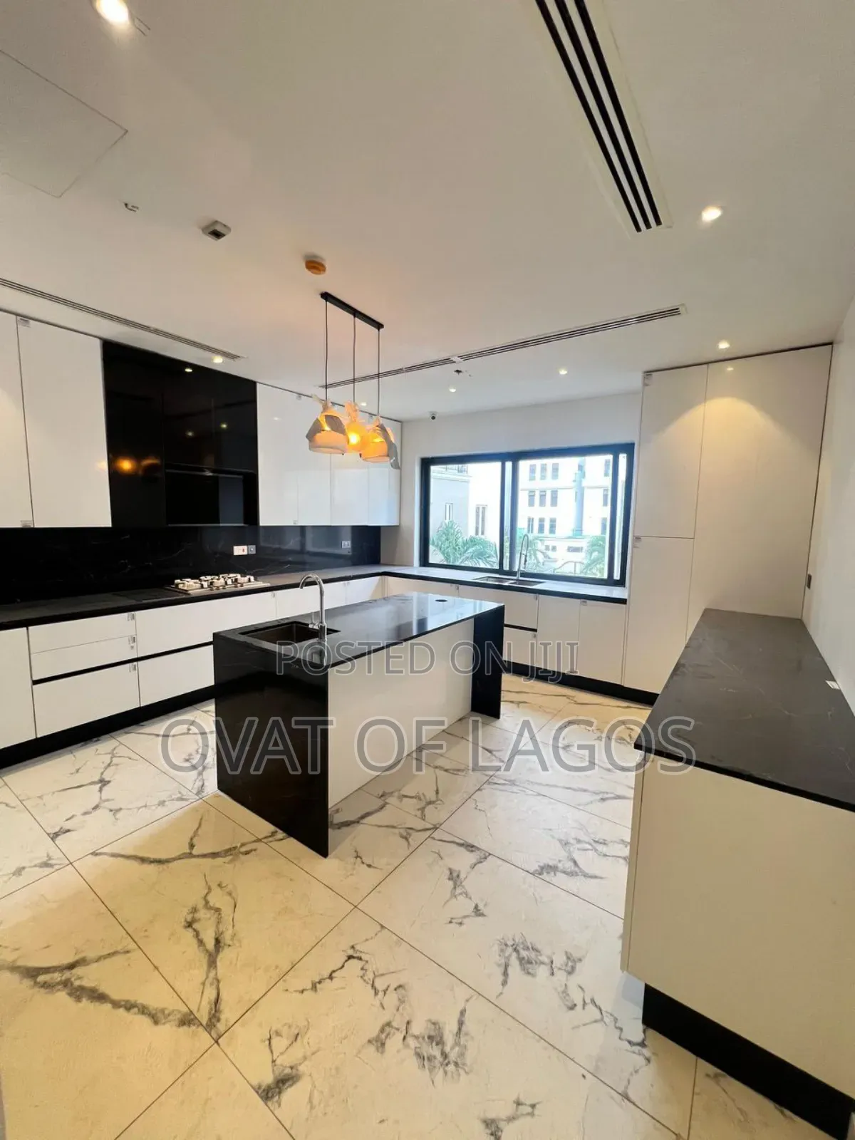 6bdrm Duplex in Banana Island for sale