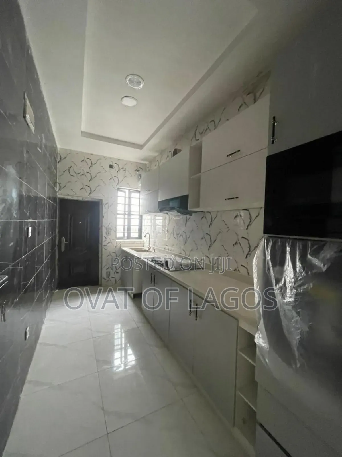 3bdrm Duplex in Ikota Villa Estate for rent