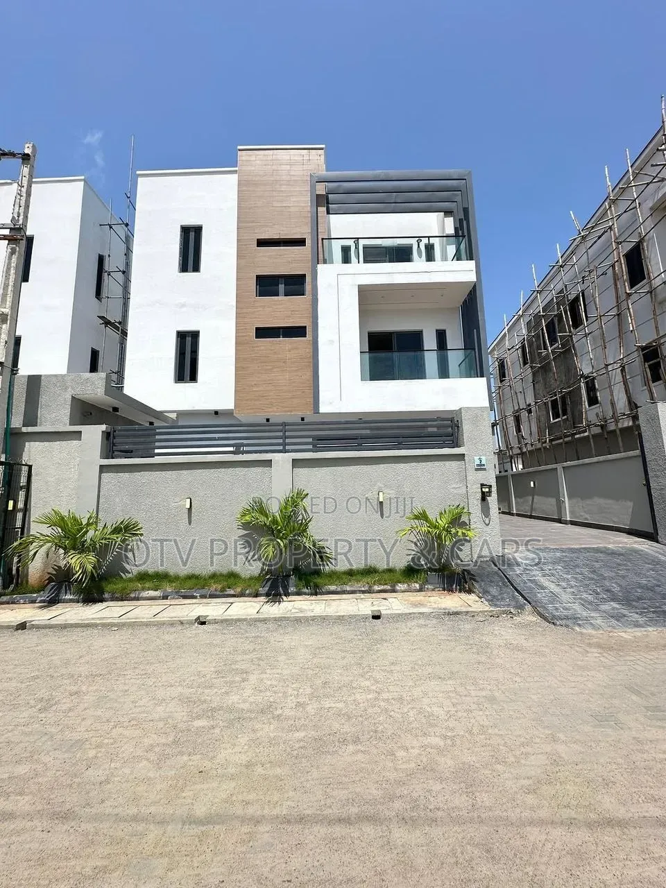5bdrm Duplex in Lekki Phase 1 for sale