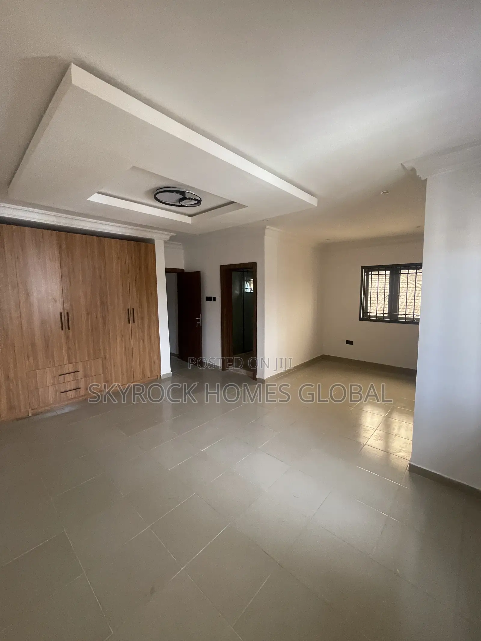 4bdrm Duplex in Chevron for rent
