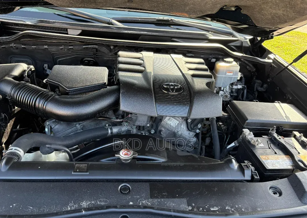 Toyota Land Cruiser 4.0 V6 GXR 2020 Black