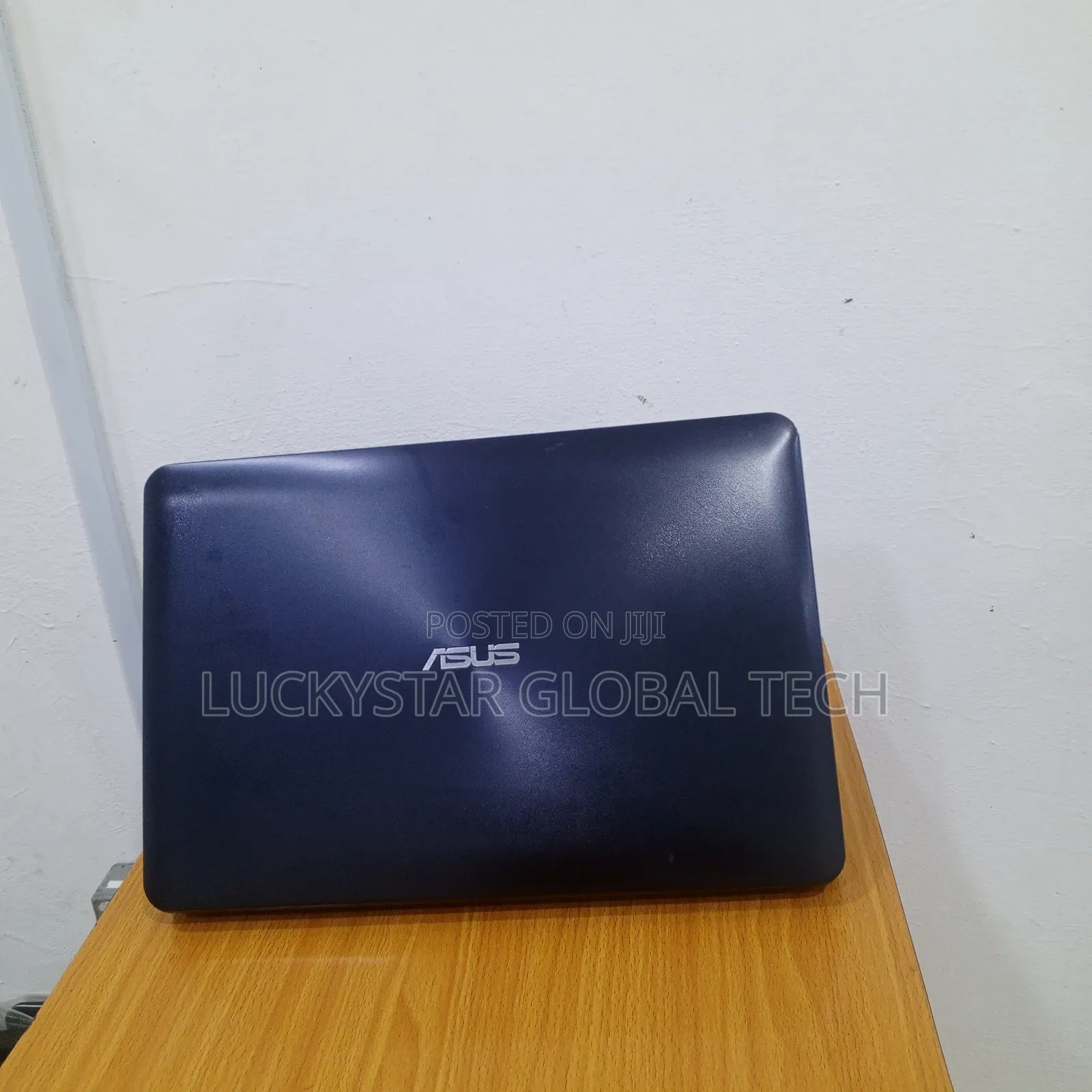 Laptop Asus X555LA 4GB AMD Ryzen 7 SSD 128GB