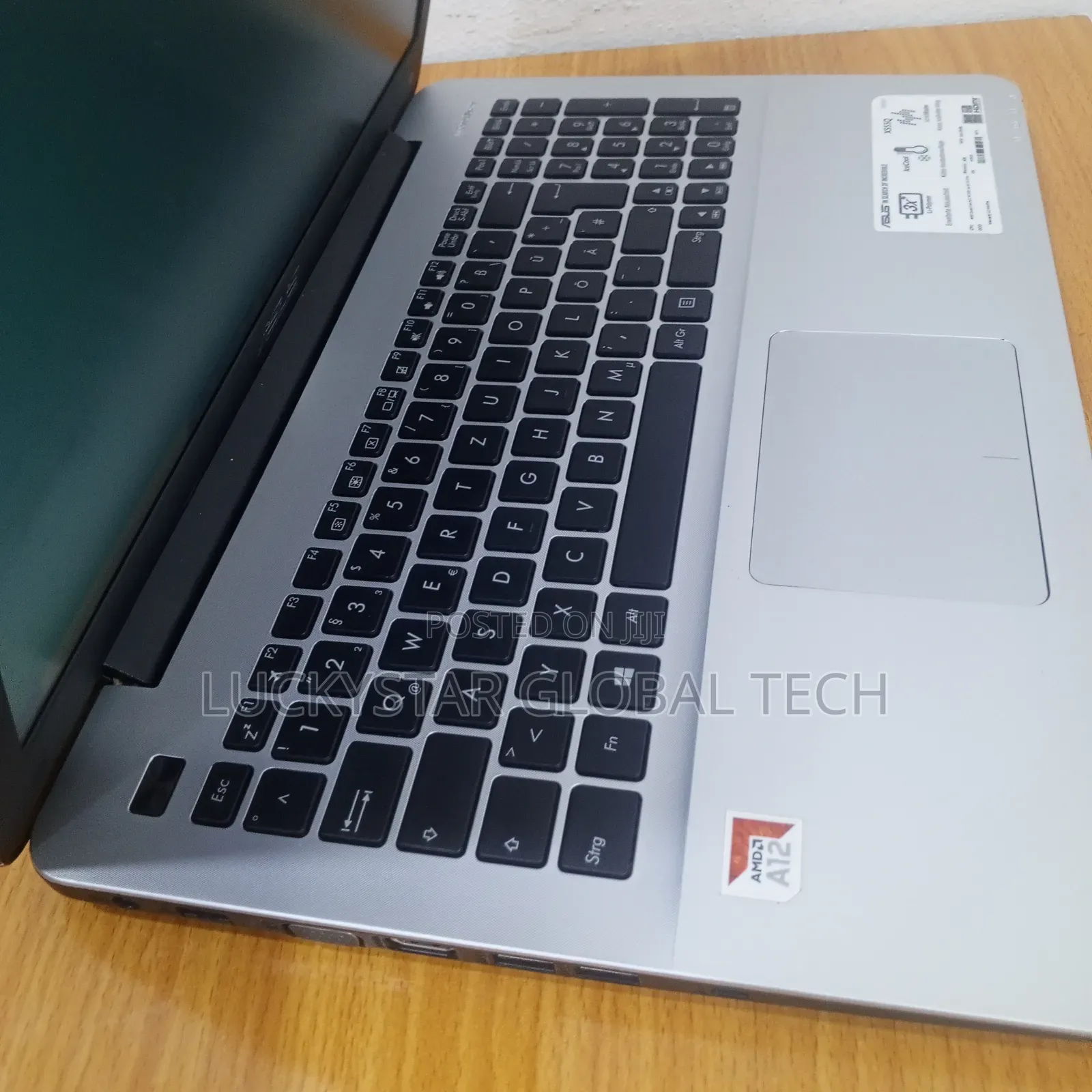 Laptop Asus X555LA 4GB AMD Ryzen 7 SSD 128GB