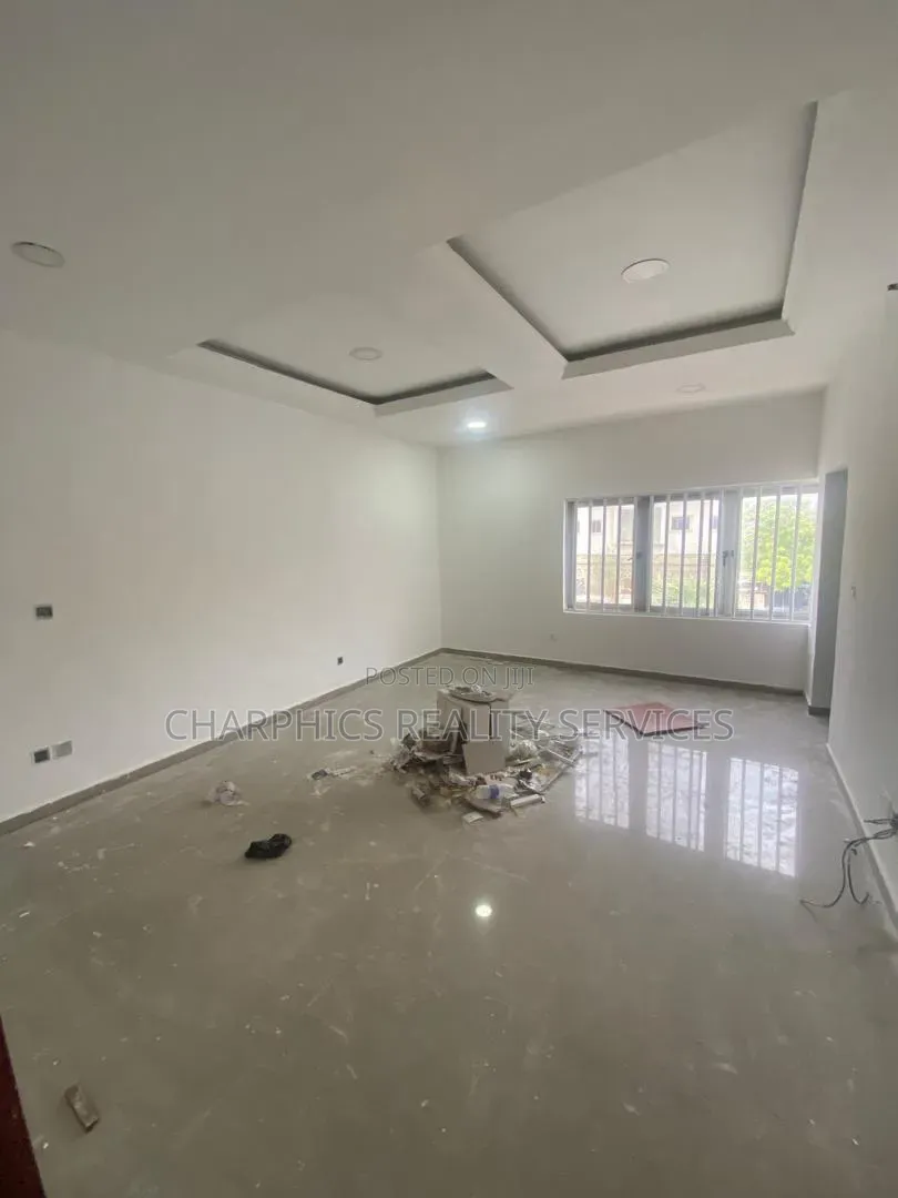 4bdrm Duplex in Lekki Phase 1 for rent