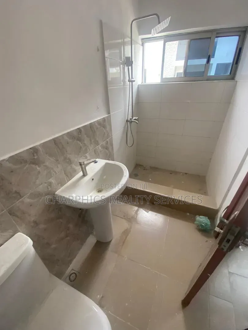 4bdrm Duplex in Lekki Phase 1 for rent
