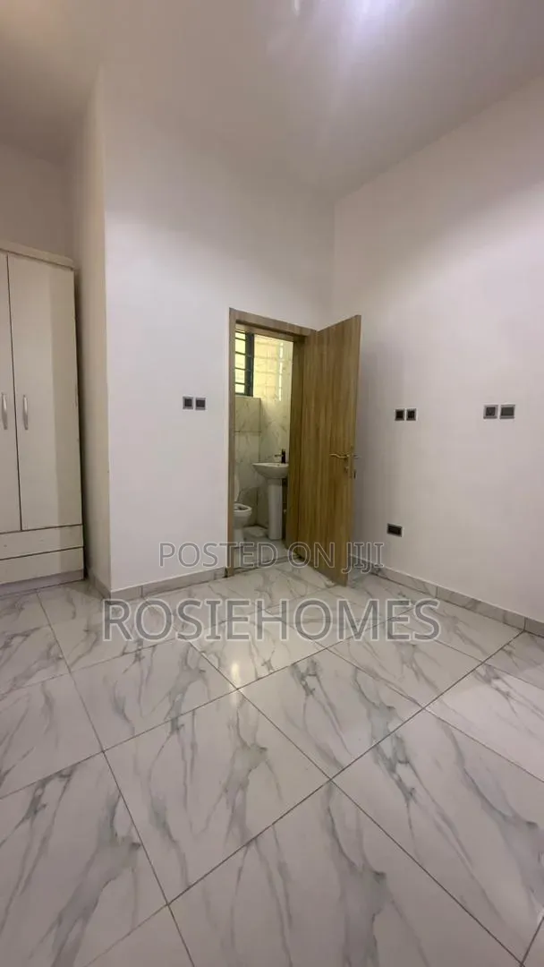 4bdrm Duplex in View Estate, Ikota for rent