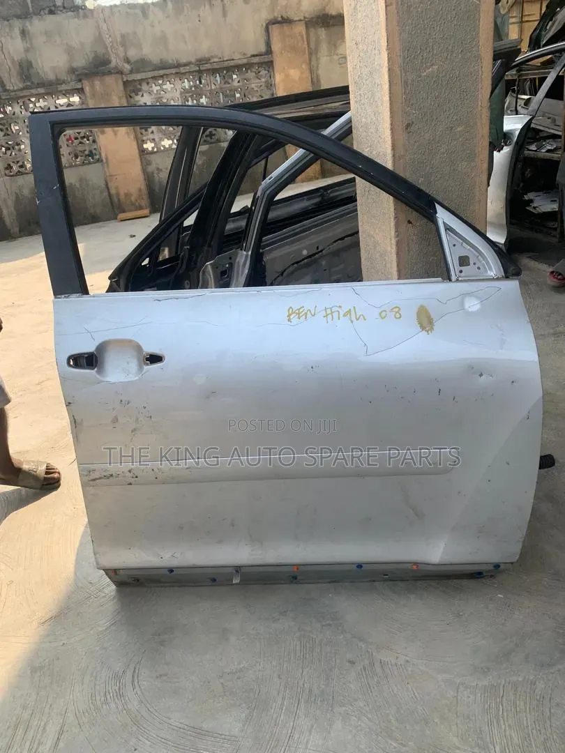 Toyota Highlander Front Right Door Empty Door 08/010 Model