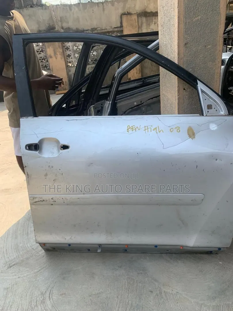 Toyota Highlander Front Right Door Empty Door 08/010 Model